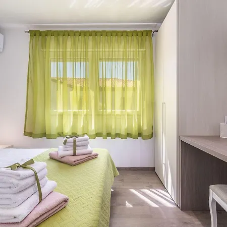 Schöne Villa mit privatem Pool, Außenküche, WLAN, Klima nur 2 km vom Strand *