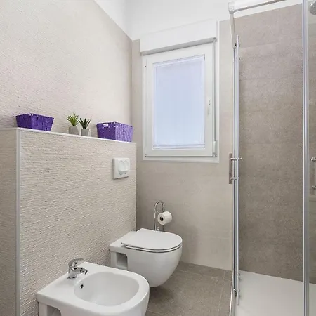 Ferienhaus Schöne Villa mit privatem Pool, Außenküche, WLAN, Klima nur 2 km vom Strand Karpinjan